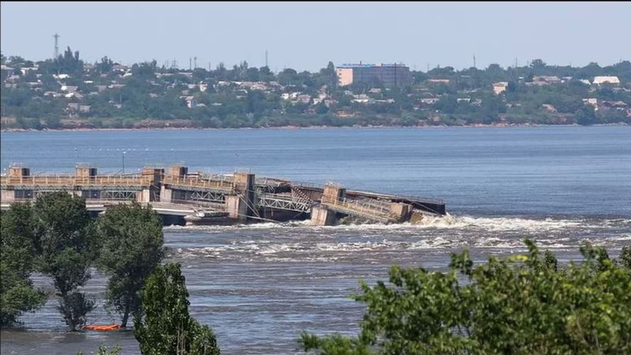 ಡ್ಯಾಂ ಸ್ಫೋಟ: ದಕ್ಷಿಣ ಉಕ್ರೇನಲ್ಲಿ ಜನರ ಜೀವನ್ಮರಣ ಹೋರಾಟ ಡ್ಯಾಂ ಸ್ಫೋಟ: ದಕ್ಷಿಣ ಉಕ್ರೇನಲ್ಲಿ ಜನರ ಜೀವನ್ಮರಣ ಹೋರಾಟ