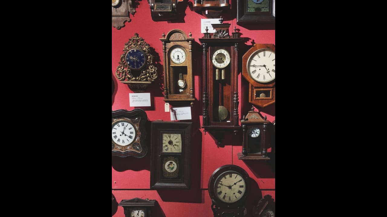 ఏ ఆకారంలో గడియారం ఇంట్లో ఉంటే సంపద పెరుగుతుందో తెలుసా? ఏ ఆకారంలో గడియారం ఇంట్లో ఉంటే సంపద పెరుగుతుందో తెలుసా?