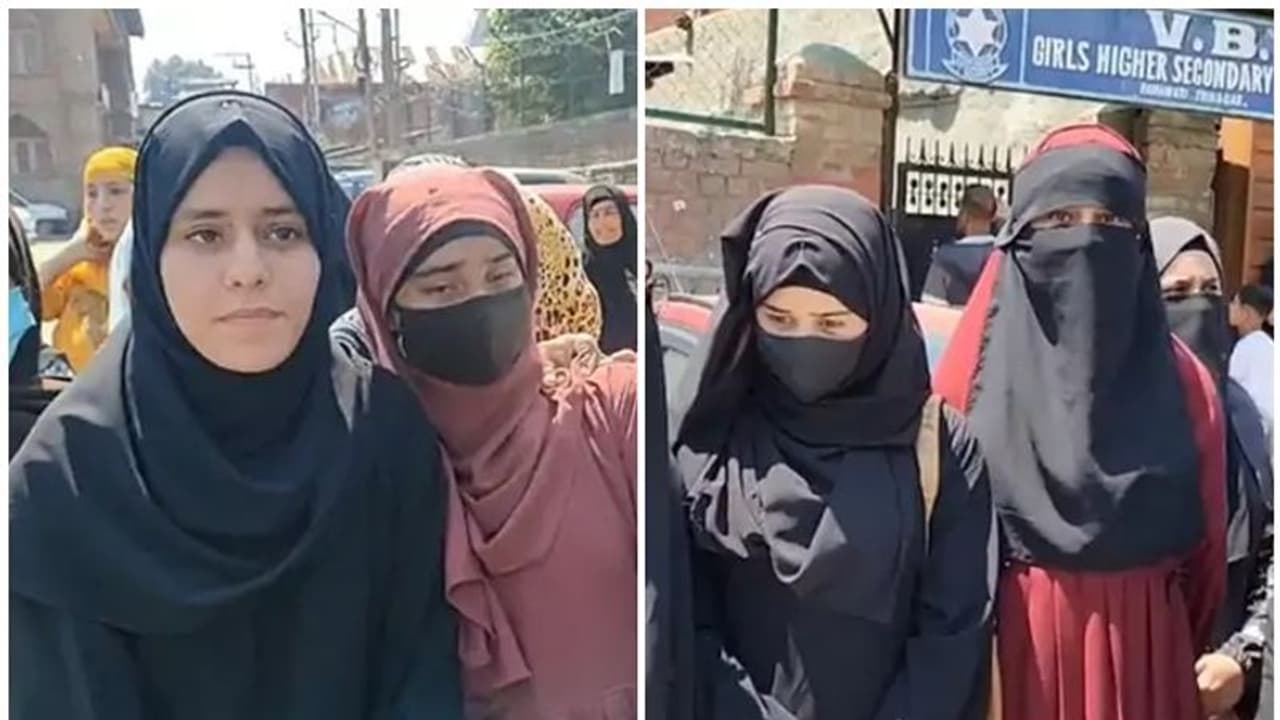 ಕರ್ನಾಟಕ ಬಳಿಕ ಜಮ್ಮುಕಾಶ್ಮೀರದಲ್ಲೂ ಹಿಜಾಬ್‌ ವಿವಾದ, ವಿಶ್ವ ಭಾರತಿ ಶಾಲೆಯಲ್ಲಿ ಬಾಲಕಿಯರ ಪ್ರತಿಭಟನೆ!
