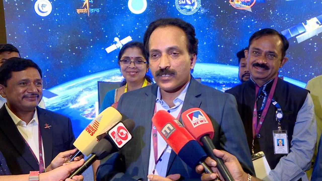 ಇಷ್ಟು ದಿನ ಪಟ್ಟ ನೋವು ಫಲ ನೀಡಿದೆ: ಇಸ್ರೋ ಮುಖ್ಯಸ್ಥ ಸೋಮನಾಥ್ ಇಷ್ಟು ದಿನ ಪಟ್ಟ ನೋವು ಫಲ ನೀಡಿದೆ: ಇಸ್ರೋ ಮುಖ್ಯಸ್ಥ ಸೋಮನಾಥ್