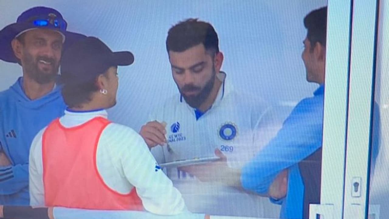 சாப்பாட்டு பிளேட்டோடு இருந்த தன்னை விமர்சித்த ரசிகர்களுக்கு விராட் கோலி ரிப்ளை! சாப்பாட்டு பிளேட்டோடு இருந்த தன்னை விமர்சித்த ரசிகர்களுக்கு விராட் கோலி ரிப்ளை!