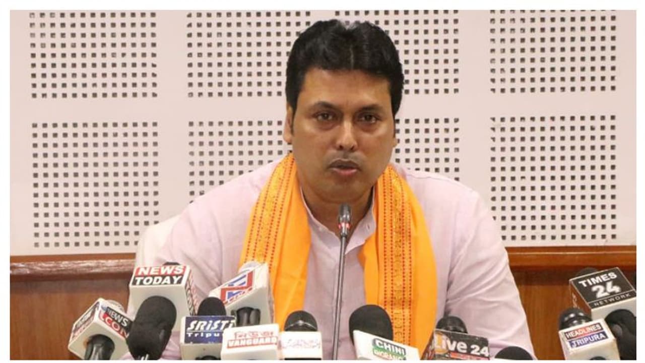 ഹരിയാനയില് സർക്കാർ വീഴുമോ?, ബിജെപി ജെജെപി സർക്കാരിൽ കല്ലുകടി; ബിപ്ലബ് ദേബിനെ കണ്ട് നാല് സ്വതന്ത്ര എംഎല്എമാർ ഹരിയാനയില് സർക്കാർ വീഴുമോ?, ബിജെപി ജെജെപി സർക്കാരിൽ കല്ലുകടി; ബിപ്ലബ് ദേബിനെ കണ്ട് നാല് സ്വതന്ത്ര എംഎല്എമാർ