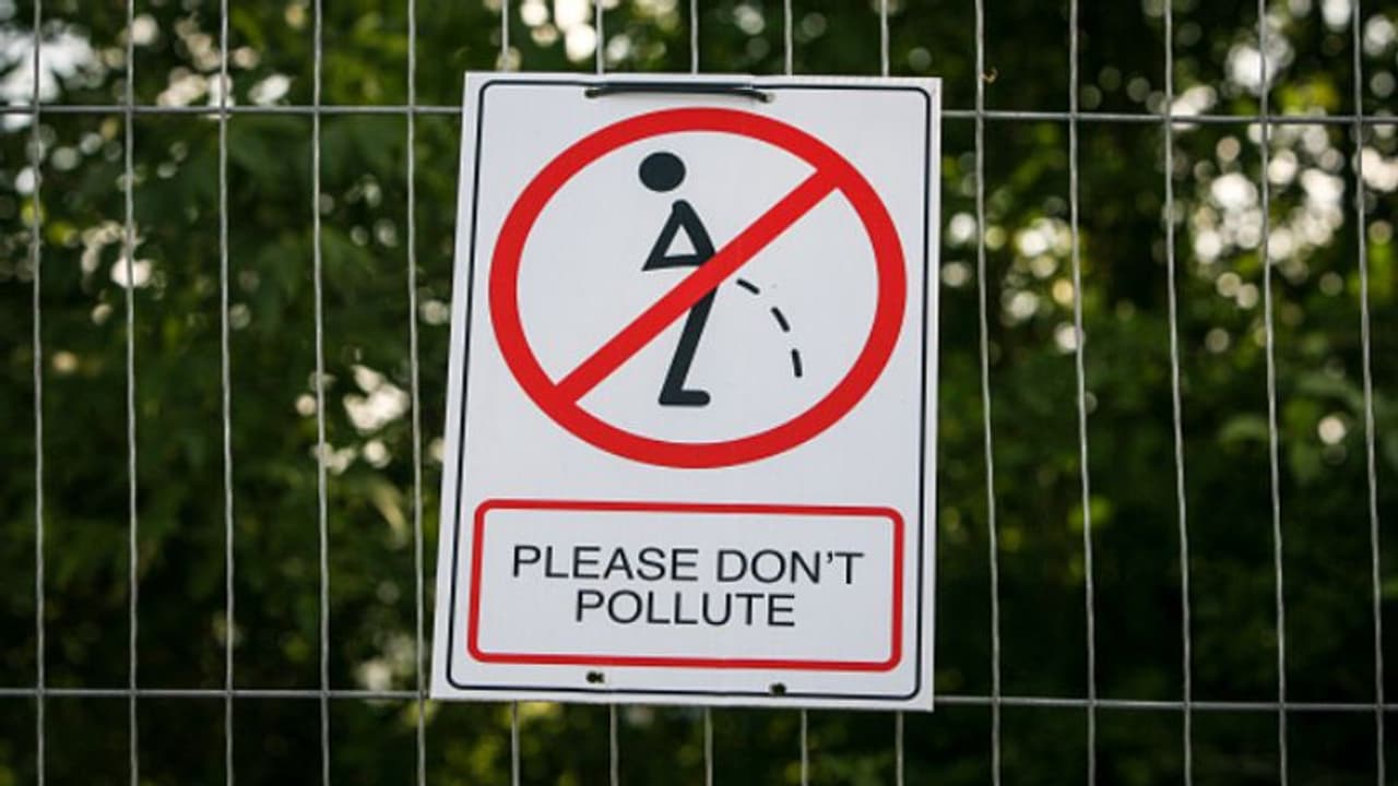 'മൂത്രപ്പിഴ' ചുമത്താനൊരുങ്ങി തൃശൂര്‍ കോര്‍പ്പറേഷന്‍, ശുചിമുറിയില്ലാതെ പിഴ മാത്രമെന്ന് വിമര്‍ശനം