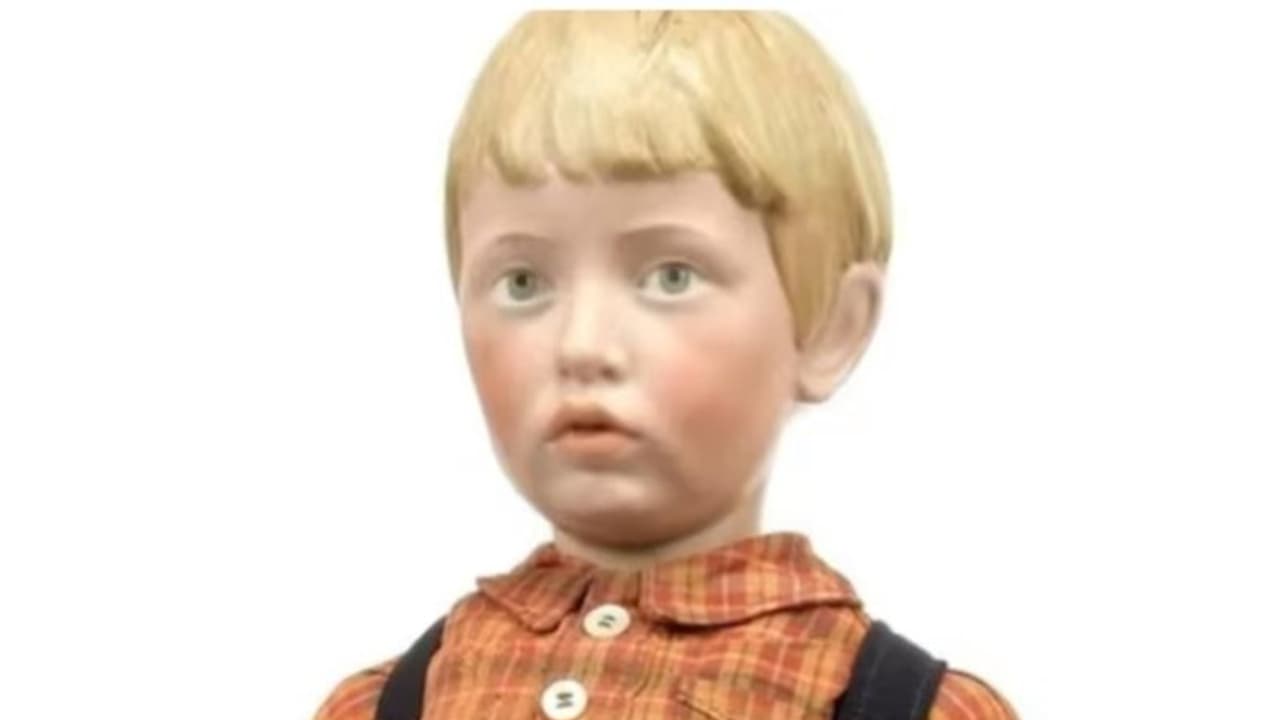 നായ കടിച്ച് വികൃതമാക്കിയ പാവ ലേലത്തിൽ വിറ്റത് 52 ലക്ഷം രൂപയ്ക്ക് ! നായ കടിച്ച് വികൃതമാക്കിയ പാവ ലേലത്തിൽ വിറ്റത് 52 ലക്ഷം രൂപയ്ക്ക് !