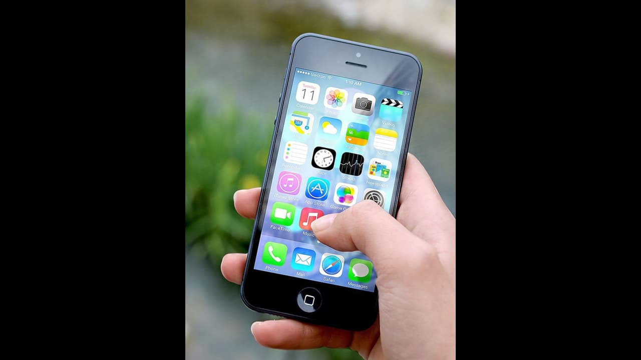 ഉപഭോക്താക്കളെ ഭീഷണിപ്പെടുത്തുന്നുവെന്ന റിപ്പോര്ട്ടുകള്; നിരവധി ലോണ് ആപ്ലിക്കേഷനുകള് നീക്കം ചെയ്ത് ആപ്പിള് ഉപഭോക്താക്കളെ ഭീഷണിപ്പെടുത്തുന്നുവെന്ന റിപ്പോര്ട്ടുകള്; നിരവധി ലോണ് ആപ്ലിക്കേഷനുകള് നീക്കം ചെയ്ത് ആപ്പിള്