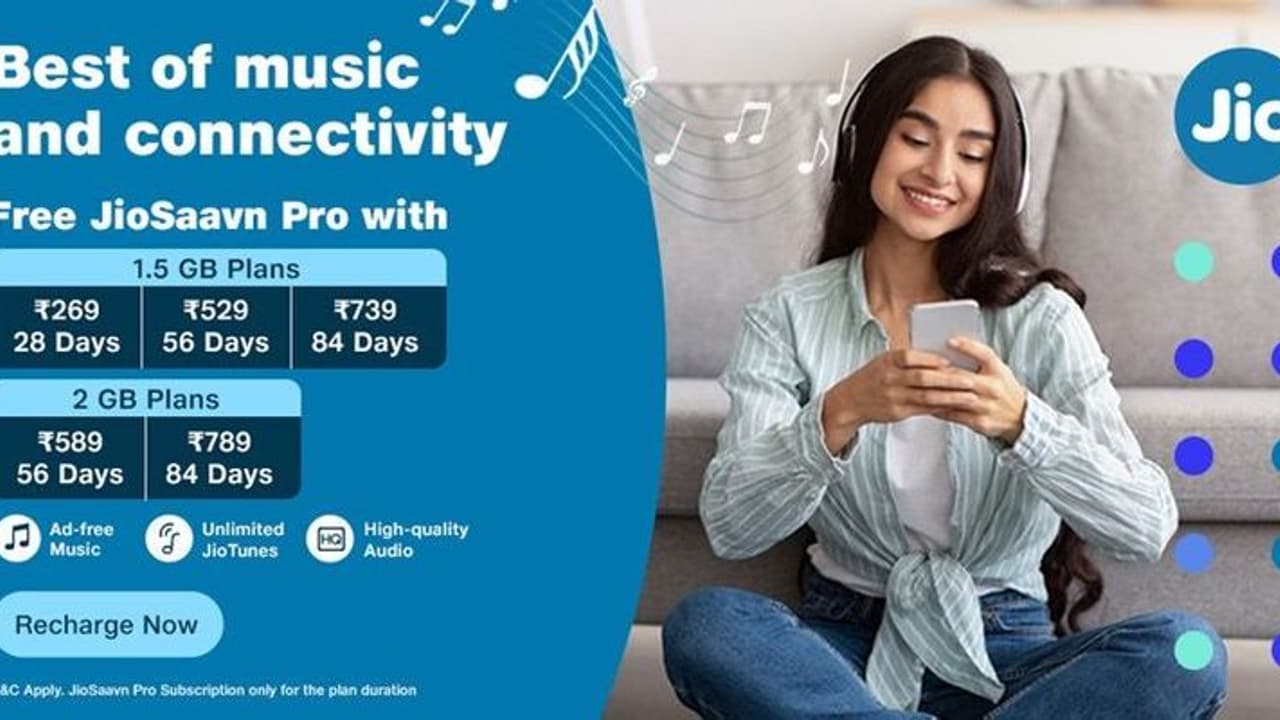 జియో కొత్త ప్లాన్స్: ఒకేసారి 5 ప్రీ పెయిడ్ ప్లాన్లు, జియో సావన్ ప్రో కూడా ఫ్రీ.. జియో కొత్త ప్లాన్స్: ఒకేసారి 5 ప్రీ పెయిడ్ ప్లాన్లు, జియో సావన్ ప్రో కూడా ఫ్రీ..