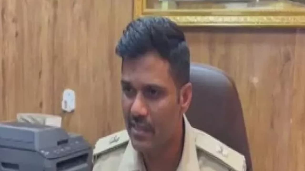 மும்பை கொலை: பெண்ணின் உடல் குக்கரில் வேக வைத்து நாய்களுக்கு போடப்பட்டதா?