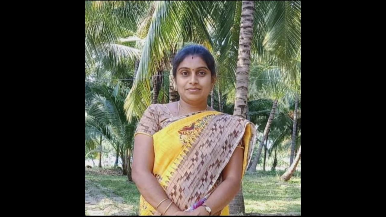 100 நாள் வேலை திட்டத்தில் பல லட்சம் ரூபாய் மோசடி; பெண் ஊராட்சி மன்ற தலைவர் கைது 100 நாள் வேலை திட்டத்தில் பல லட்சம் ரூபாய் மோசடி; பெண் ஊராட்சி மன்ற தலைவர் கைது