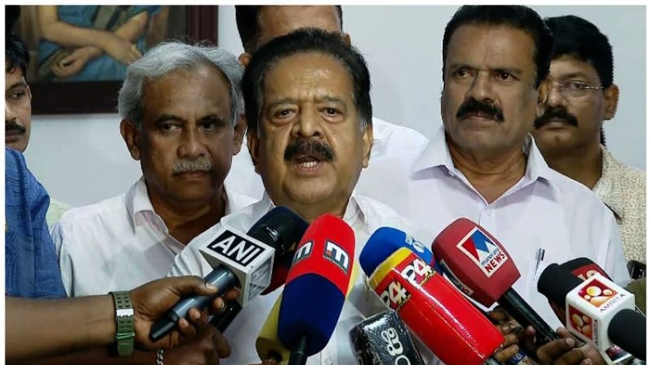 'മാധ്യമസ്വാതന്ത്ര്യത്തിന് നേരെയുള്ള കടന്നുകയറ്റം, ജനാധിപത്യ കേരളത്തിന് അംഗീകരിക്കാനാകില്ല': രമേശ് ചെന്നിത്തല 'മാധ്യമസ്വാതന്ത്ര്യത്തിന് നേരെയുള്ള കടന്നുകയറ്റം, ജനാധിപത്യ കേരളത്തിന് അംഗീകരിക്കാനാകില്ല': രമേശ് ചെന്നിത്തല