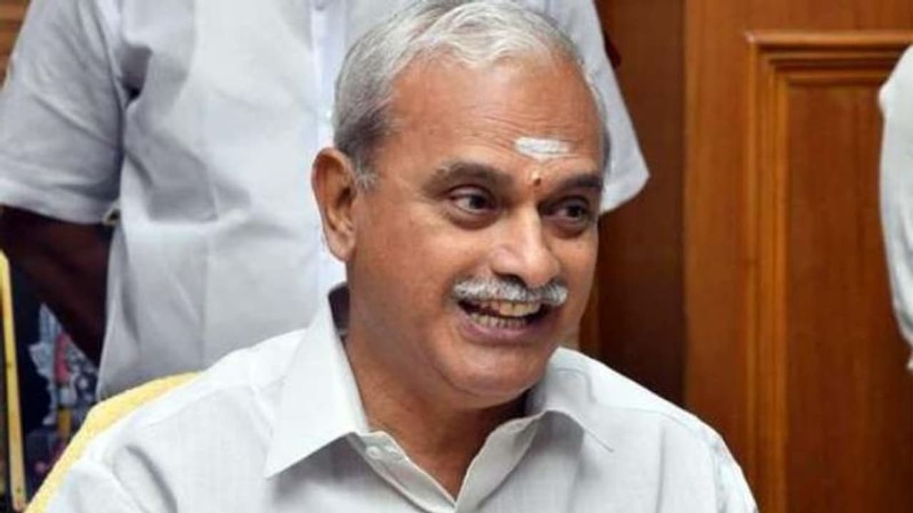 புதுச்சேரி மக்களவைத் தொகுதி.. காங்கிரஸ் வேட்பாளர் உறவினர்கள் வீடுகளில் ஐடி ரெய்டு! அதிர்ச்சியில் வைத்திலிங்கம்