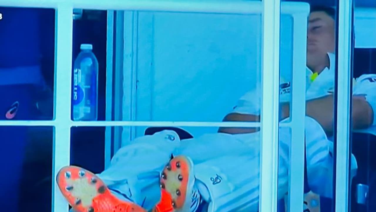 வார்னர் அவுட் ஆனது கூட தெரியாமல் தூங்கிய மார்னஷ் லபுஷேன்! வார்னர் அவுட் ஆனது கூட தெரியாமல் தூங்கிய மார்னஷ் லபுஷேன்!