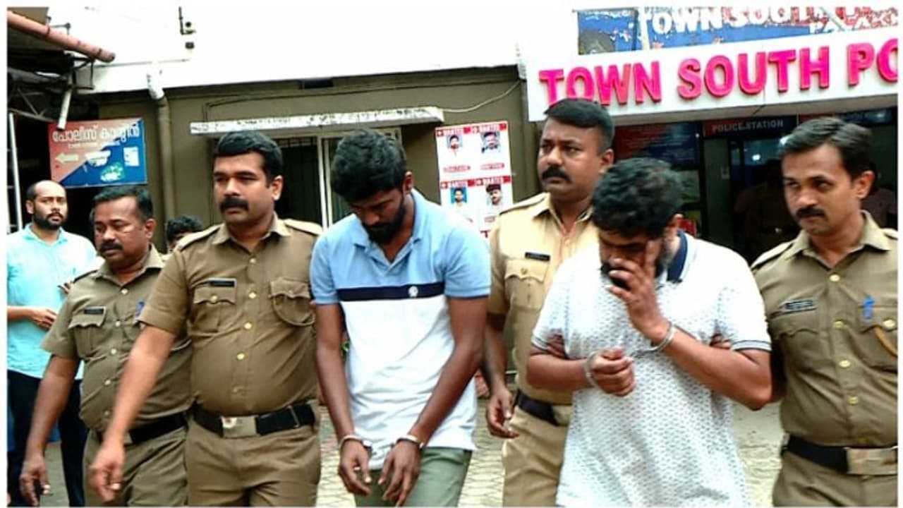 കാർ വാടകയ്ക്ക് എടുക്കാന് ആപ്പ്, വഴി കണ്ടെത്താന് ഗൂഗിള് മാപ്പ്; മോഷണം പതിവാക്കിയ 2 'ഹൈടെക് കള്ളൻമാർ' പിടിയിൽ കാർ വാടകയ്ക്ക് എടുക്കാന് ആപ്പ്, വഴി കണ്ടെത്താന് ഗൂഗിള് മാപ്പ്; മോഷണം പതിവാക്കിയ 2 'ഹൈടെക് കള്ളൻമാർ' പിടിയിൽ