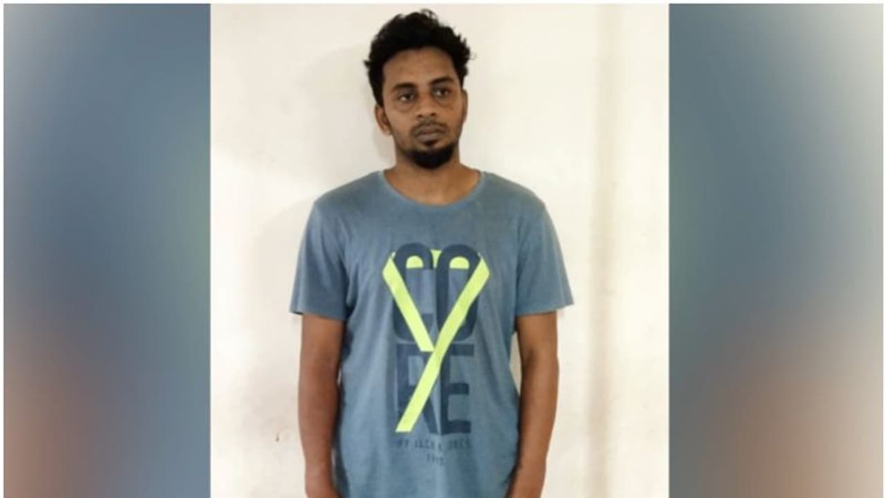 സംശയം തോന്നിയ പൊലീസ് പരിശോധിച്ചു; കഞ്ചാവുമായി സിനിമയിലെ അസിസ്റ്റന്റ് ക്യാമറാമാൻ അറസ്റ്റിൽ സംശയം തോന്നിയ പൊലീസ് പരിശോധിച്ചു; കഞ്ചാവുമായി സിനിമയിലെ അസിസ്റ്റന്റ് ക്യാമറാമാൻ അറസ്റ്റിൽ