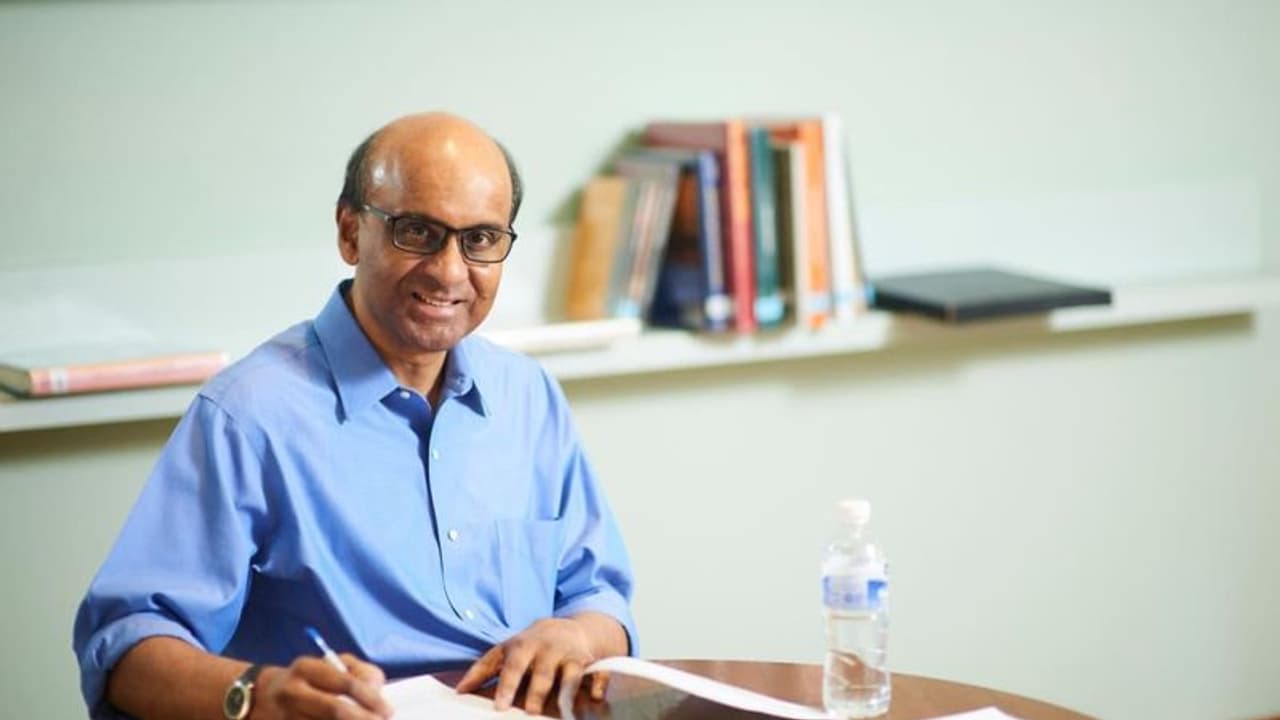 யார் இந்த தர்மன் சண்முகரத்தினம்? சிங்கப்பூர் அதிபர் போட்டியில் கவனம் ஈர்க்கும் தமிழர்! யார் இந்த தர்மன் சண்முகரத்தினம்? சிங்கப்பூர் அதிபர் போட்டியில் கவனம் ஈர்க்கும் தமிழர்!