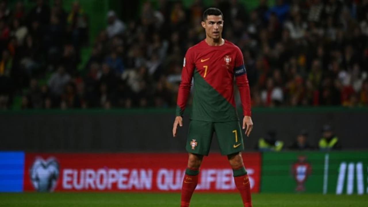 യൂറോ കപ്പ്: ഇറ്റലി മരണഗ്രൂപ്പില്, ഫ്രാന്സിനും പോര്ച്ചുഗലിനും ജര്മനിക്കും ഗ്രൂപ്പ് ഘട്ടം എളുപ്പം യൂറോ കപ്പ്: ഇറ്റലി മരണഗ്രൂപ്പില്, ഫ്രാന്സിനും പോര്ച്ചുഗലിനും ജര്മനിക്കും ഗ്രൂപ്പ് ഘട്ടം എളുപ്പം