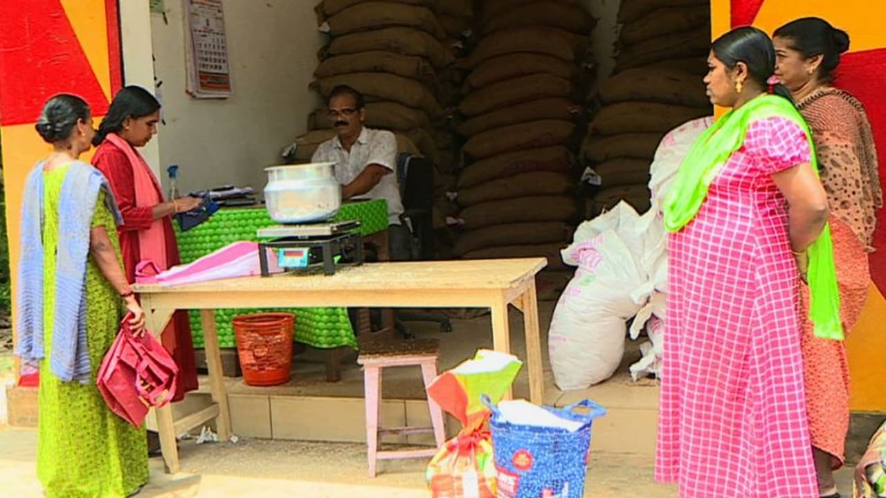 ഇടുക്കിയിലെ റേഷന്‍ കടകളില്‍ പച്ചരി മാത്രം; ചാക്കരിയും മട്ടയരിയുമെത്തുന്നില്ലെന്ന് വ്യാപാരികള്‍