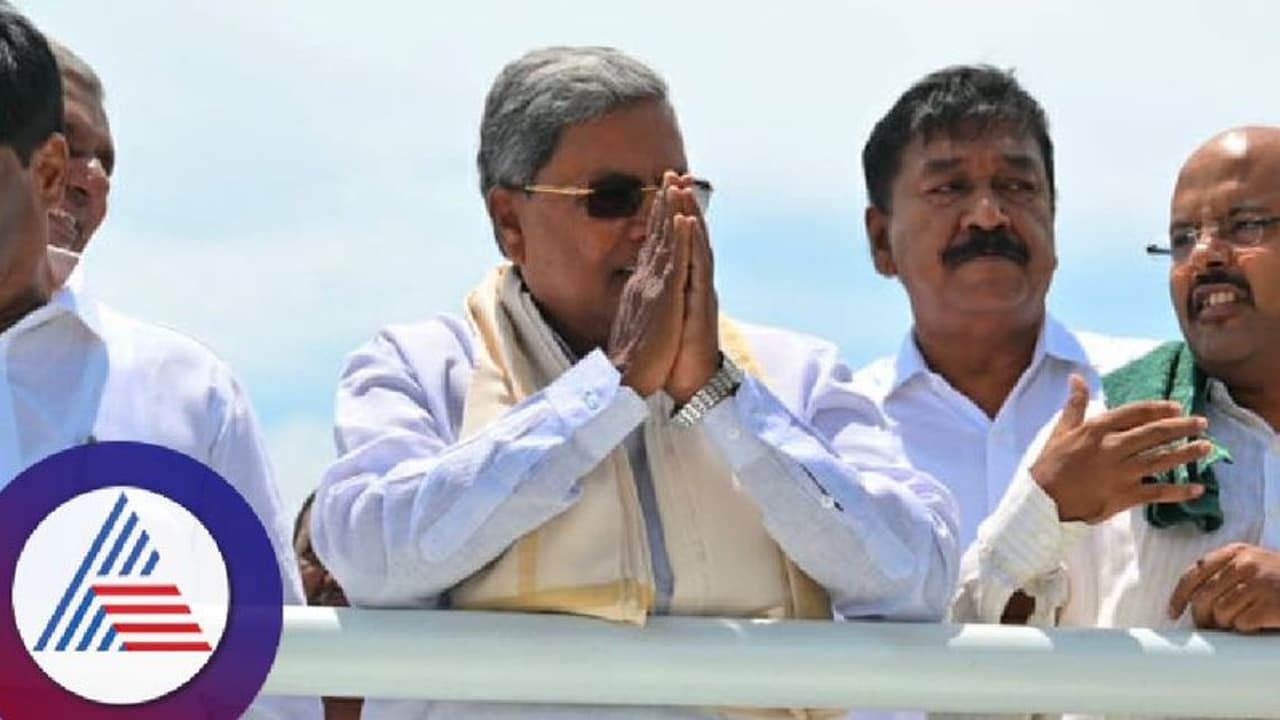 பெண்கள் இலவச பேருந்து பயணம்: கண்டக்டராகும் கர்நாடக முதல்வர்!