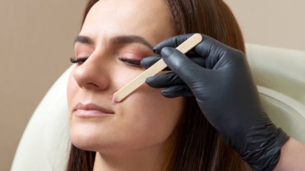 ചുണ്ടിന് മുകളില്‍ അമിതമായി രോമം വളരാതിരിക്കാൻ സ്ത്രീകള്‍ക്ക് ചെയ്യാവുന്ന പൊടിക്കൈകള്‍