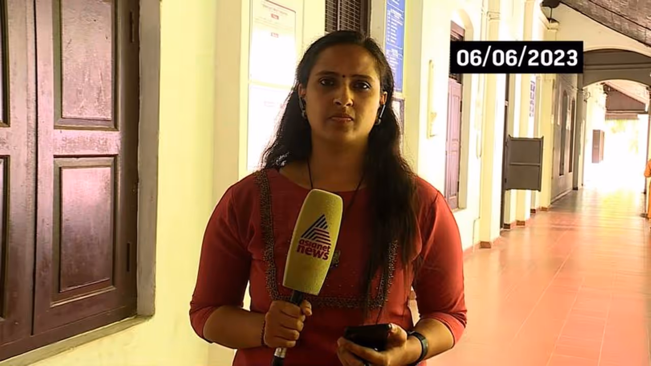 Booked for Reporting? Kerala Police's shocking action against Asianet News Chief Reporter Akhila Nandakumar Booked for Reporting? Kerala Police's shocking action against Asianet News Chief Reporter Akhila Nandakumar