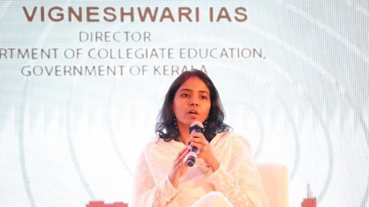 கேரளாவில் ஒரு தமிழ் கலெக்டர்! கோட்டயம் மாவட்டத்தை அசத்தும் மதுரை பெண் விக்னேஷ்வரி ஐஏஎஸ்