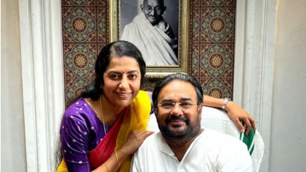 വേറിട്ട ഗെറ്റപ്പില് മണിയൻപിള്ള രാജു, ഫോട്ടോ ഏറ്റെടുത്ത് ആരാധകര് വേറിട്ട ഗെറ്റപ്പില് മണിയൻപിള്ള രാജു, ഫോട്ടോ ഏറ്റെടുത്ത് ആരാധകര്