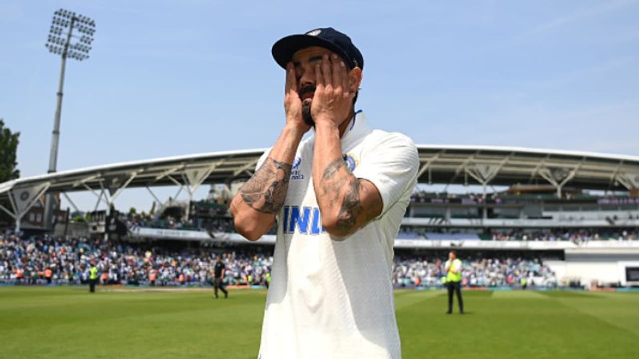 ക്ലാസെടുക്കാന് മിടുക്കനാണ്, പക്ഷേ ഗ്രൗണ്ടില് കാണുന്നില്ല! കോലിക്കെതിരെ രൂക്ഷ വിമര്ശനവുമായി ഗവാസ്കര് ക്ലാസെടുക്കാന് മിടുക്കനാണ്, പക്ഷേ ഗ്രൗണ്ടില് കാണുന്നില്ല! കോലിക്കെതിരെ രൂക്ഷ വിമര്ശനവുമായി ഗവാസ്കര്