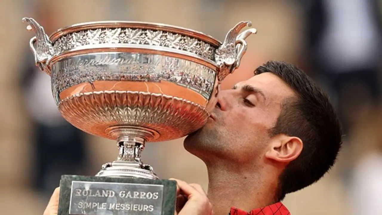 23ನೇ ಗ್ರ್ಯಾನ್ಸ್ಲಾಂ ಪ್ರಶಸ್ತಿ ಗೆದ್ದು ದಾಖಲೆ ಬರೆದ ನೋವಾಕ್ ಜೋಕೋವಿಚ್! 23ನೇ ಗ್ರ್ಯಾನ್ಸ್ಲಾಂ ಪ್ರಶಸ್ತಿ ಗೆದ್ದು ದಾಖಲೆ ಬರೆದ ನೋವಾಕ್ ಜೋಕೋವಿಚ್!