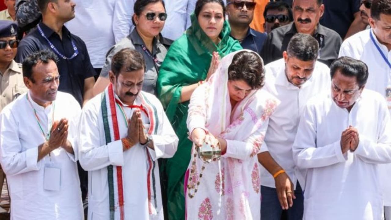 ಮಧ್ಯಪ್ರದೇಶ: 220 ತಿಂಗಳ ​ಬಿ​ಜೆಪಿ ಆಡ​ಳಿತದಲ್ಲಿ 225 ಹಗ​ರ​ಣ: ಪ್ರಿಯಾಂಕಾ ವಾಗ್ದಾಳಿ