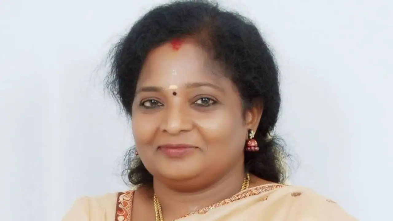 ഗര്ഭസ്ഥ ശിശുവിന്റെ മാനസിക ശാരീരിക ക്ഷേമത്തിനായി രാമായണവും പുരാണവും വായിക്കണം: തെലങ്കാന ഗവര്ണര് ഗര്ഭസ്ഥ ശിശുവിന്റെ മാനസിക ശാരീരിക ക്ഷേമത്തിനായി രാമായണവും പുരാണവും വായിക്കണം: തെലങ്കാന ഗവര്ണര്