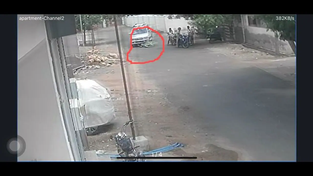 தேனியில் நீதிமன்றம் அருகே பெண் மீது காரை ஏற்றி கொல்ல முயற்றி; சிசிடிவி காட்சி வெளியாகி பரபரப்பு தேனியில் நீதிமன்றம் அருகே பெண் மீது காரை ஏற்றி கொல்ல முயற்றி; சிசிடிவி காட்சி வெளியாகி பரபரப்பு