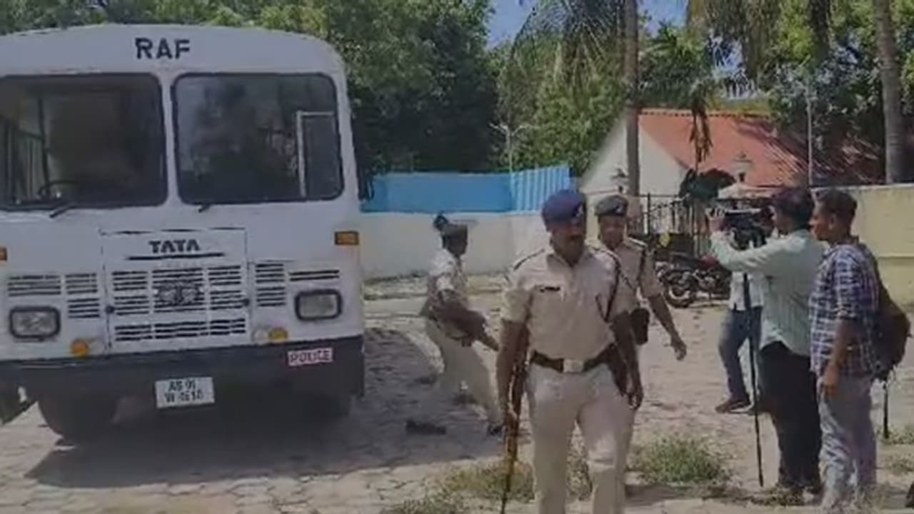 செந்தில் பாலாஜியின் பாதுகாப்பு பணியில் இருந்த துணை ராணுவ படை திடீரென வெளியேறியது காரணம் என்ன.? 