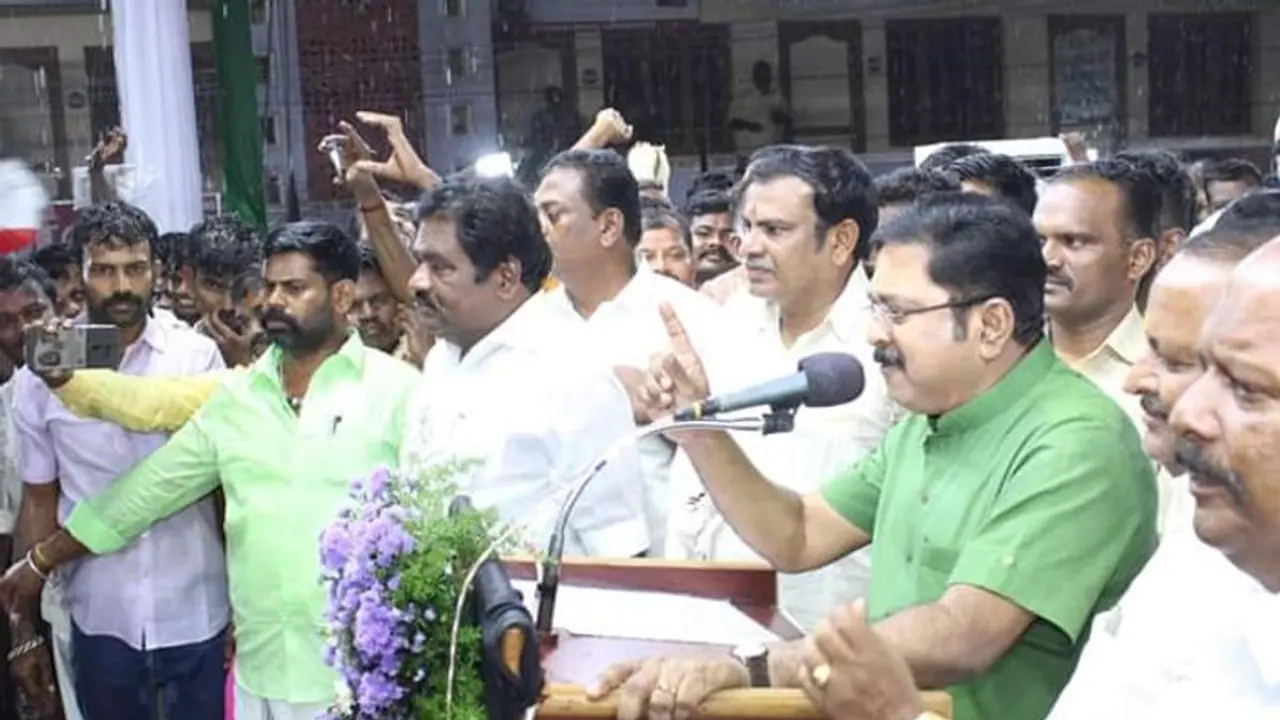 அமமுக – ஓபிஎஸ் இணைப்பால் 14 மக்களவை தொகுதிகளில் ஸ்ட்ராங்கா இருக்கோம்! இபிஎஸ் ஐ அலறவிடும் டிடிவி.தினகரன்.! அமமுக – ஓபிஎஸ் இணைப்பால் 14 மக்களவை தொகுதிகளில் ஸ்ட்ராங்கா இருக்கோம்! இபிஎஸ் ஐ அலறவிடும் டிடிவி.தினகரன்.!