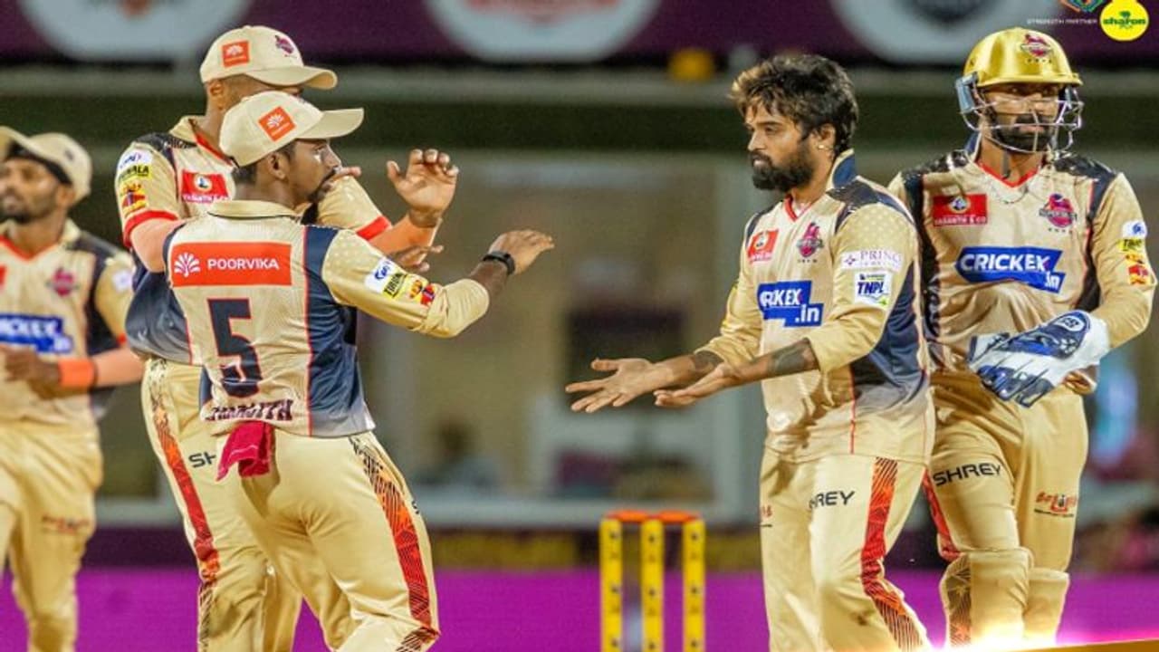 கடைசி வரை போராடி சாதனையை கோட்டை விட்ட முகமது அத்னான் கான்: சேப்பாக்கம் எளிதில் வெற்றி! கடைசி வரை போராடி சாதனையை கோட்டை விட்ட முகமது அத்னான் கான்: சேப்பாக்கம் எளிதில் வெற்றி!