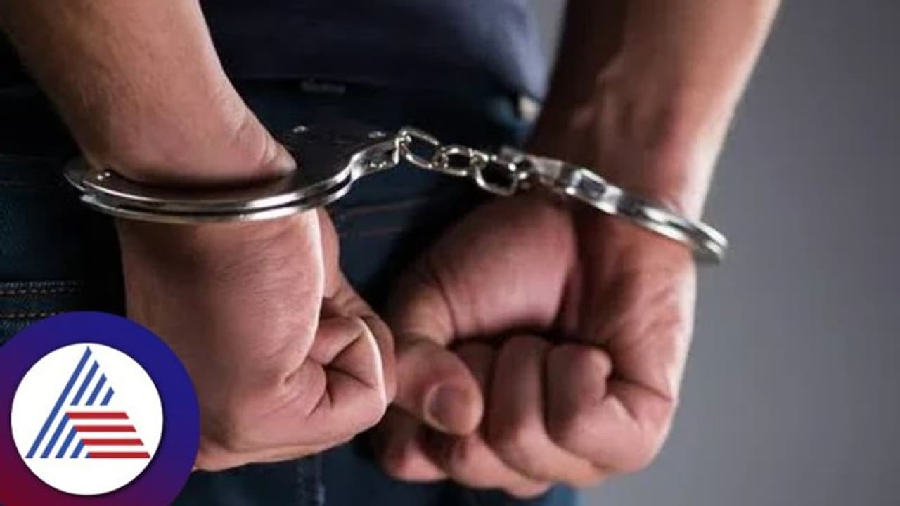 Bengaluru crime: ವ್ಯಾಪಾರಿ ನಕಲಿ ದಾಖಲೆ ಸೃಷ್ಟಿಸಿ ವಂಚಿಸಿದ್ದ ನಾಲ್ವರ ಬಂಧನ Bengaluru crime: ವ್ಯಾಪಾರಿ ನಕಲಿ ದಾಖಲೆ ಸೃಷ್ಟಿಸಿ ವಂಚಿಸಿದ್ದ ನಾಲ್ವರ ಬಂಧನ