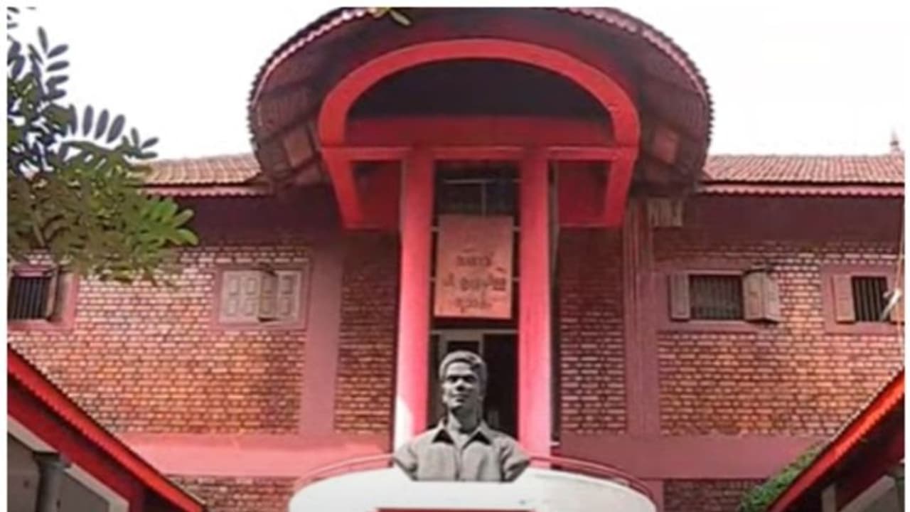 ആലപ്പുഴയിലെ സിപിഎം വിഭാ​ഗീയത; സൗത്ത്, നോർത്ത് ഏരിയ കമ്മിറ്റികൾ പിരിച്ചു വിട്ടേക്കും, കൂട്ടനടപടിക്ക് സാധ്യത