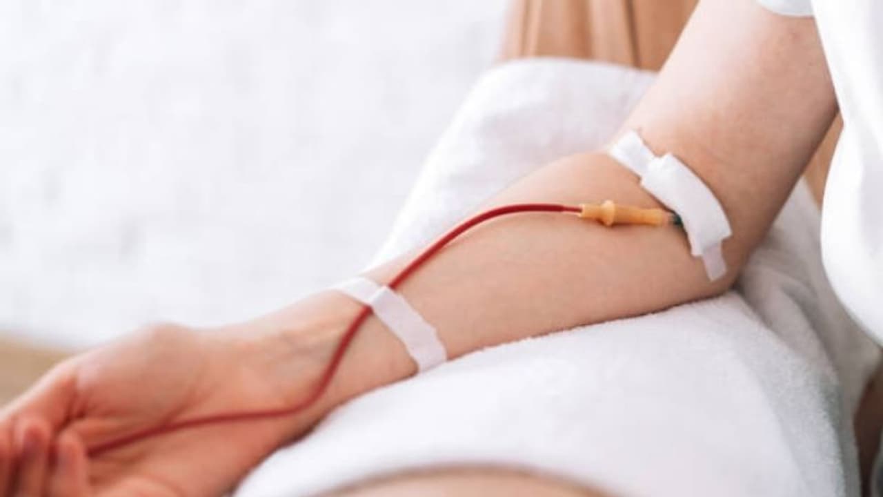 അടിയന്തരഘട്ടങ്ങളില് രക്തത്തിനായി പൊലീസിന്റെ പോല് ബ്ലഡ്; 'ഇതുവരെ നല്കിയത് ഇരുപതിനായിരം യൂണിറ്റ് രക്തം' അടിയന്തരഘട്ടങ്ങളില് രക്തത്തിനായി പൊലീസിന്റെ പോല് ബ്ലഡ്; 'ഇതുവരെ നല്കിയത് ഇരുപതിനായിരം യൂണിറ്റ് രക്തം'