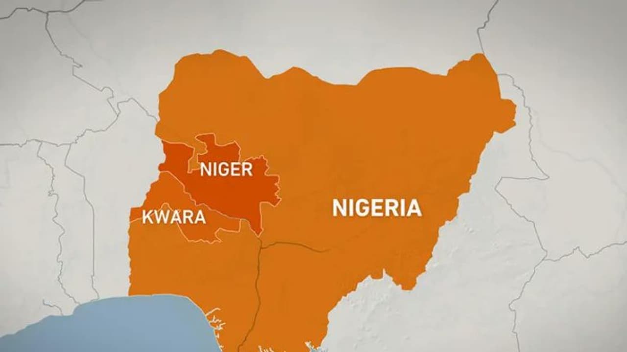 ഇരുട്ടിന്റെ മറവിൽ സൈനിക വേഷത്തിൽ ആയുധധാരികളെത്തി, നൈജീരിയയിൽ തട്ടിക്കൊണ്ടുപോയത് 87 പേരെ ഇരുട്ടിന്റെ മറവിൽ സൈനിക വേഷത്തിൽ ആയുധധാരികളെത്തി, നൈജീരിയയിൽ തട്ടിക്കൊണ്ടുപോയത് 87 പേരെ