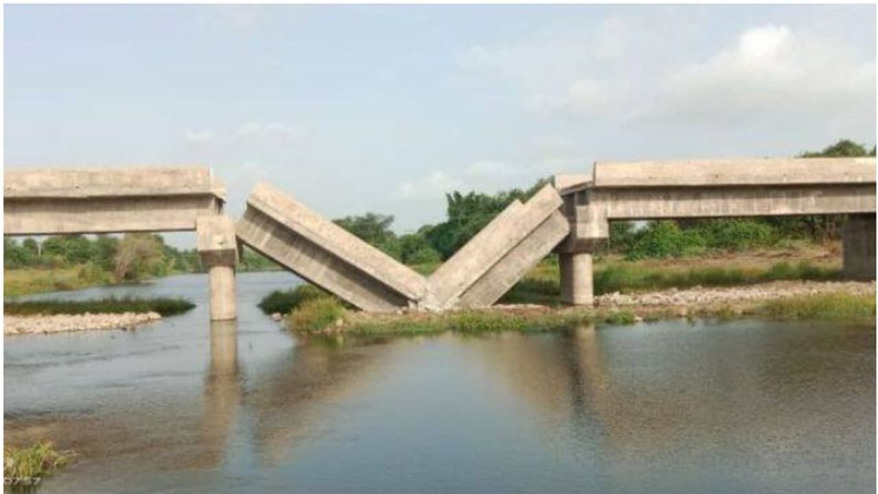 ಬಿಹಾರ ಆಯ್ತು, ಈಗ ಗುಜರಾತಲ್ಲೂ ಉದ್ಘಾಟನೆಗೆ ಮುನ್ನವೇ ಕುಸಿದ ಸೇತುವೆ: ಭ್ರಷ್ಟಾಚಾರ ಆರೋಪ