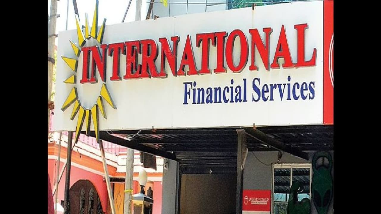 ஐஎப்எஸ் நிதி நிறுவன முறைகேடு; ரூ.550 கோடி வசூல் செய்து கொடுத்த காவல் அதிகாரி கைது ஐஎப்எஸ் நிதி நிறுவன முறைகேடு; ரூ.550 கோடி வசூல் செய்து கொடுத்த காவல் அதிகாரி கைது