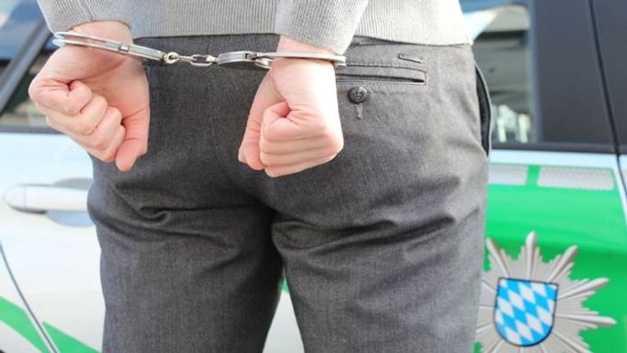 ಕಲಬುರಗಿ: ಕೊಲೆ ಪ್ರಕರಣ, ಐವರು ಆರೋಪಿಗಳ ಬಂಧನ ಕಲಬುರಗಿ: ಕೊಲೆ ಪ್ರಕರಣ, ಐವರು ಆರೋಪಿಗಳ ಬಂಧನ