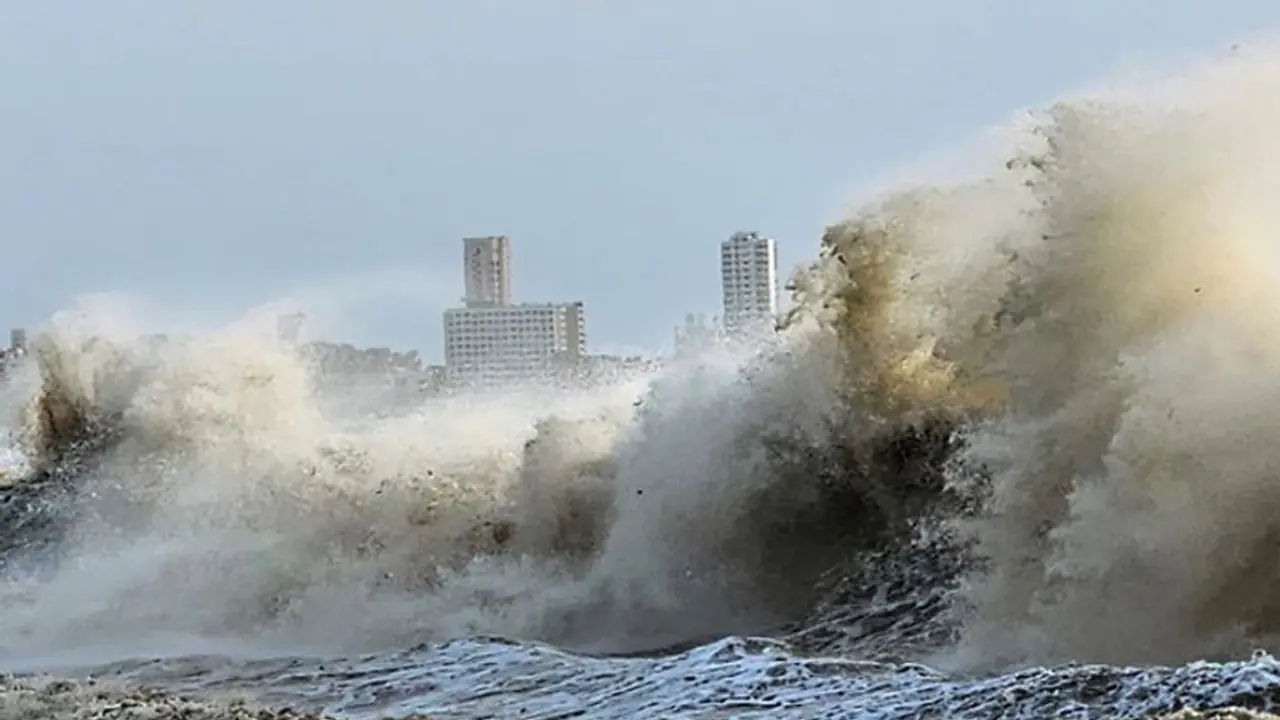 ಕೆಲ ಹೊತ್ತಲ್ಲೇ ಭಾರತಕ್ಕೆ ಅಪ್ಪಳಿಸಲಿದೆ ಬಿಪೊರ್‌ಜಾಯ್ ಸೈಕ್ಲೋನ್, ಹಲವು ತೀರ ಪ್ರದೇಶ ಮುಳುಗಡೆ!