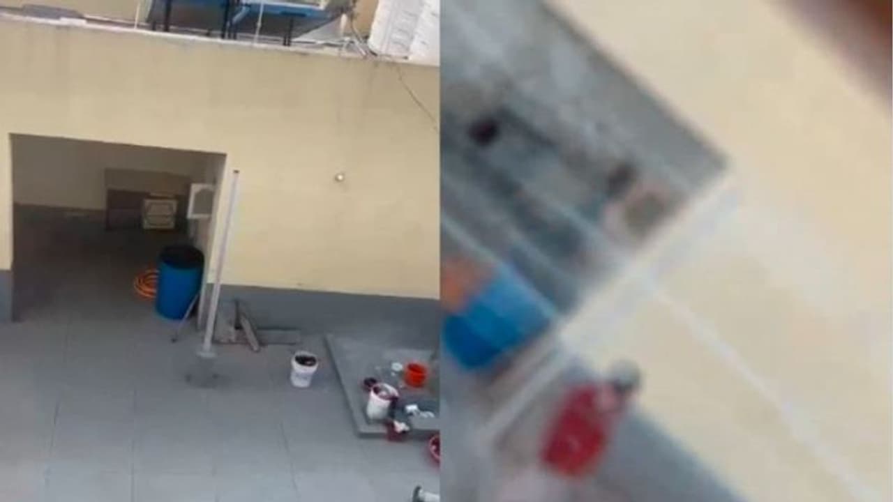 ಮಹಿಳೆಯರ ಒಳ ಉಡುಪು ಕದಿಯುತ್ತಿದ್ದ ಕಳ್ಳ ಸಿಟಿವಿಯಲ್ಲಿ ಸೆರೆ: ಬಾಡಿಗೆ ಮನೆ ಕೇಳಿ ಬರುತ್ತಿದ್ದ ಕಾಮುಕ ಮಹಿಳೆಯರ ಒಳ ಉಡುಪು ಕದಿಯುತ್ತಿದ್ದ ಕಳ್ಳ ಸಿಟಿವಿಯಲ್ಲಿ ಸೆರೆ: ಬಾಡಿಗೆ ಮನೆ ಕೇಳಿ ಬರುತ್ತಿದ್ದ ಕಾಮುಕ