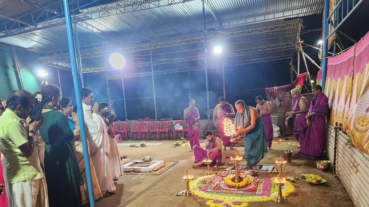 ಬಿಜೆಪಿ ರಾಜ್ಯಾಧ್ಯಕ್ಷ ನಳಿನ್ ಕಟೀಲ್ ಮನೆಯಲ್ಲಿ ಪೂಜೆ ಹೋಮ: 9 ದಿನಗಳ ಧಾರ್ಮಿಕ ಕಾರ್ಯ! ಬಿಜೆಪಿ ರಾಜ್ಯಾಧ್ಯಕ್ಷ ನಳಿನ್ ಕಟೀಲ್ ಮನೆಯಲ್ಲಿ ಪೂಜೆ ಹೋಮ: 9 ದಿನಗಳ ಧಾರ್ಮಿಕ ಕಾರ್ಯ!