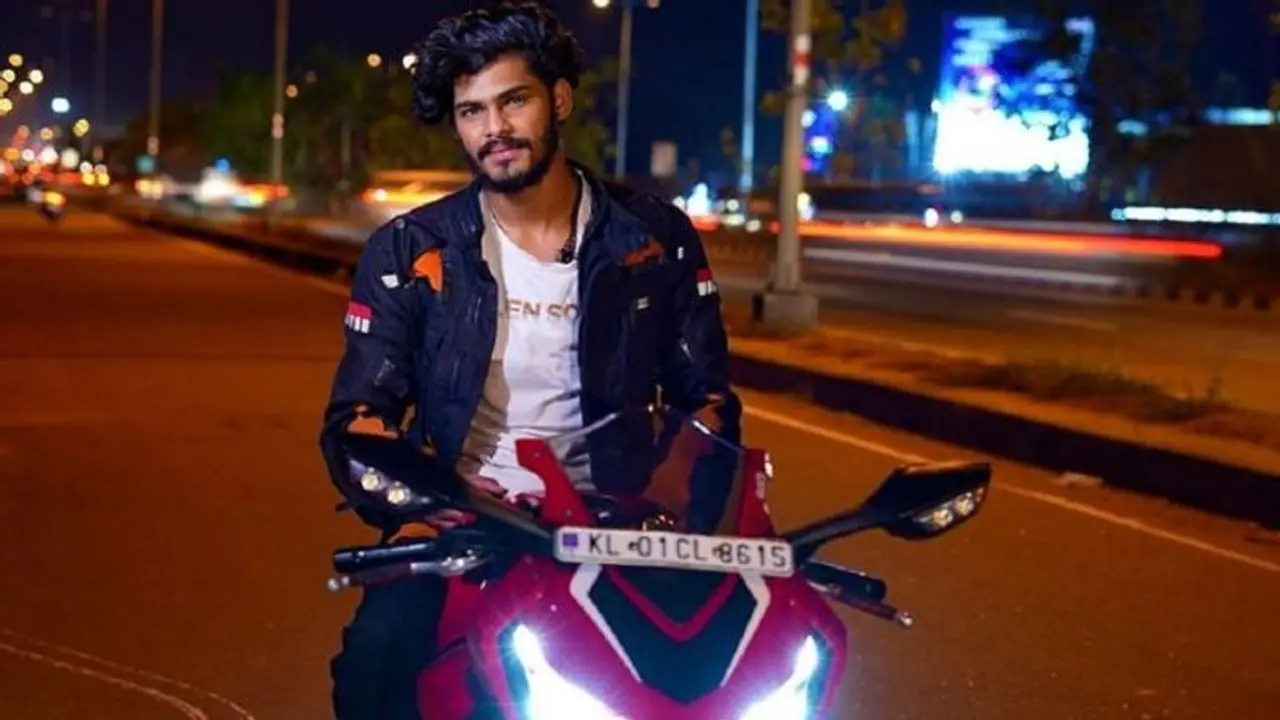 டி.டி.எப் வாசனுக்கு சென்னை உயர் நீதிமன்றம் ஜாமீன்! டி.டி.எப் வாசனுக்கு சென்னை உயர் நீதிமன்றம் ஜாமீன்!