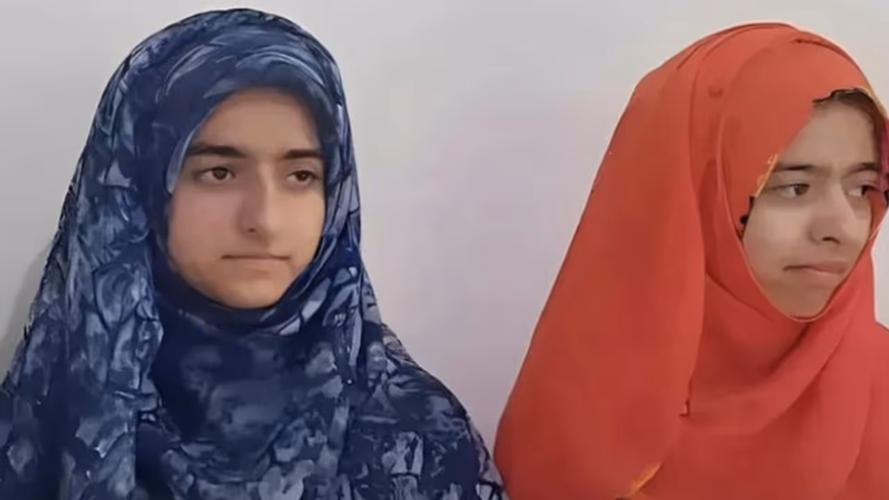 முதல் முயற்சியிலேயே நீட் தேர்வில் வெற்றி பெற்ற ஹிஜாப் அணிந்த இரட்டையர்கள்!