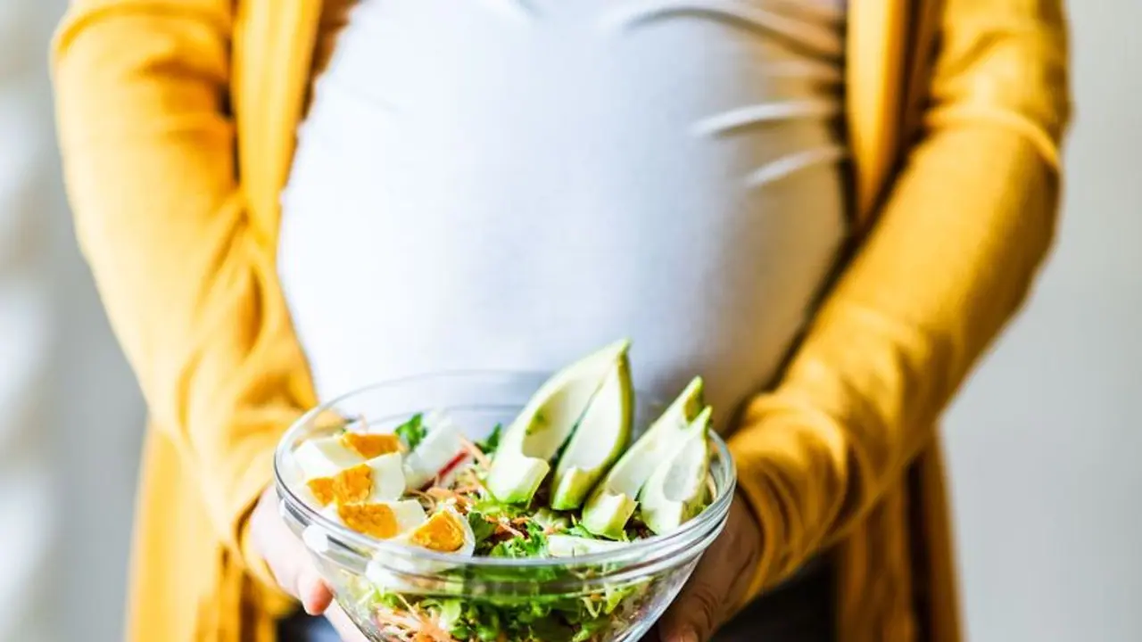 ഗർഭകാലത്ത് ഈ പോഷകങ്ങൾ അടങ്ങിയ ഭക്ഷണങ്ങൾ കഴിക്കൂ 