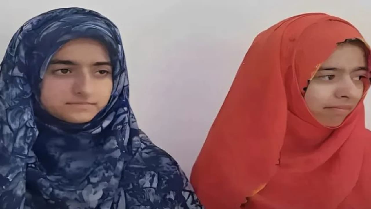 ആദ്യ പരിശ്രമത്തില്‍ നീറ്റായി 'നീറ്റ്' കടന്നു; ഹിജാബ് വെല്ലുവിളിയല്ലെന്ന് ഈ ഇരട്ട സഹോദരിമാര്‍