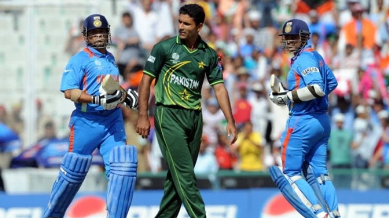 സച്ചിന് എന്റെ പേര് പറയേണ്ട ആവശ്യമില്ല, എന്നിട്ടും പറഞ്ഞു, അതാണ് അദ്ദേഹത്തിന്റെ മഹത്വം; വാഴ്ത്തി റസാഖ് സച്ചിന് എന്റെ പേര് പറയേണ്ട ആവശ്യമില്ല, എന്നിട്ടും പറഞ്ഞു, അതാണ് അദ്ദേഹത്തിന്റെ മഹത്വം; വാഴ്ത്തി റസാഖ്