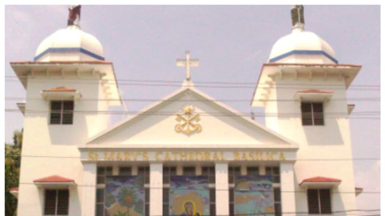 ജനാഭിമുഖ കുർബാനയില്‍ വിട്ടുവീഴ്ചയില്ല,എറണാകുളം സെന്‍റ് മേരീസ് കത്തീഡ്രൽ ബസിലിക്ക തുറക്കുന്നതില്‍ അനിശ്ചിതത്വം