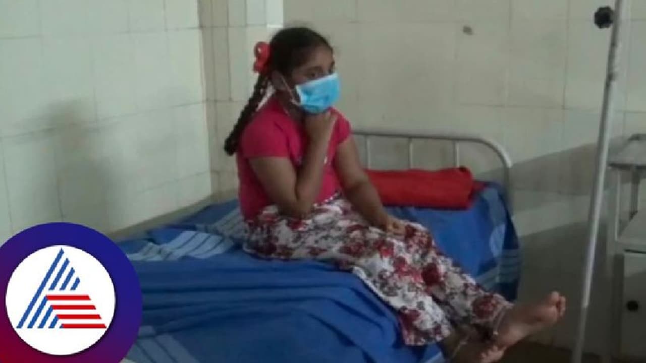 ಟೆಸ್ಟ್ ನಲ್ಲಿ ಹೆಚ್ಚು ಮಾರ್ಕ್ಸ್ ಪಡೆಯದ್ದಕ್ಕೆ ಬಾಲಕಿಗೆ ಹಿಗ್ಗಾಮುಗ್ಗಾ ಥಳಿಸಿದ ಶಿಕ್ಷಕಿ! ಟೆಸ್ಟ್ ನಲ್ಲಿ ಹೆಚ್ಚು ಮಾರ್ಕ್ಸ್ ಪಡೆಯದ್ದಕ್ಕೆ ಬಾಲಕಿಗೆ ಹಿಗ್ಗಾಮುಗ್ಗಾ ಥಳಿಸಿದ ಶಿಕ್ಷಕಿ!